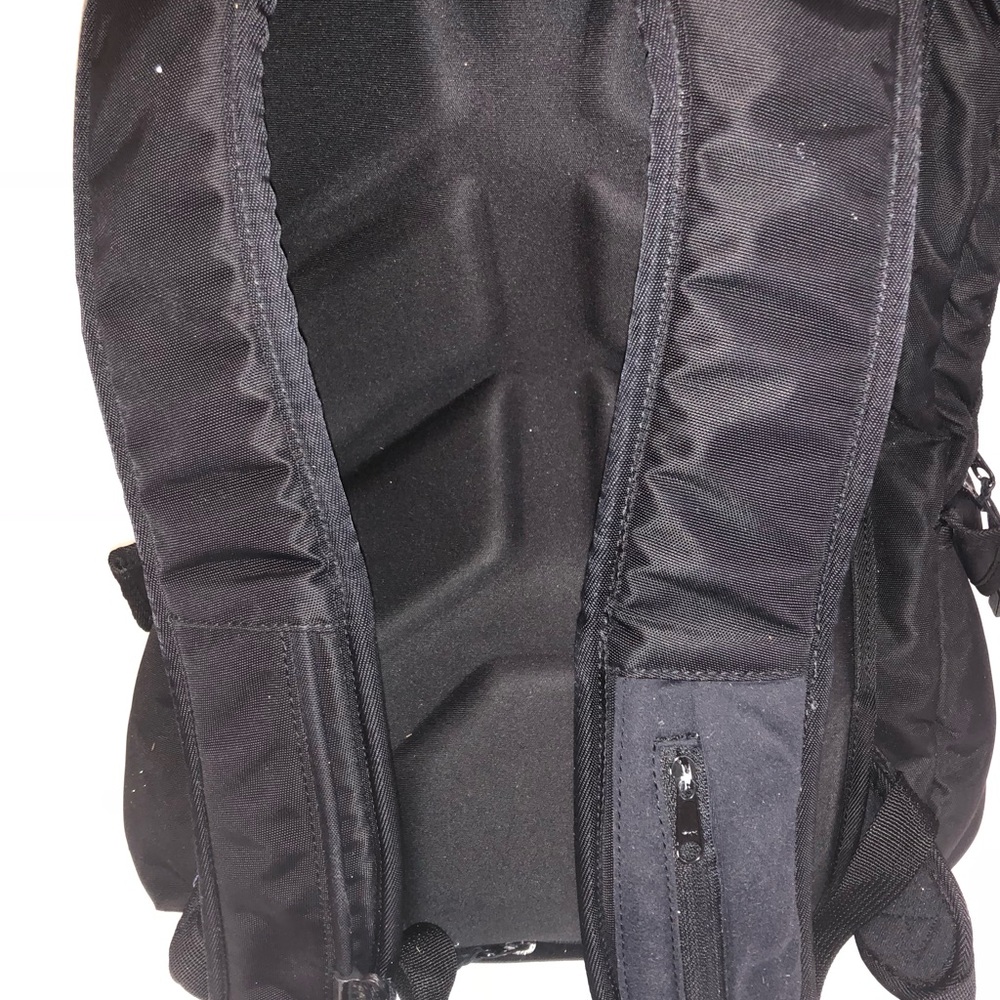 Lululemon Wet Coast Backpack - Picture 6 of 8